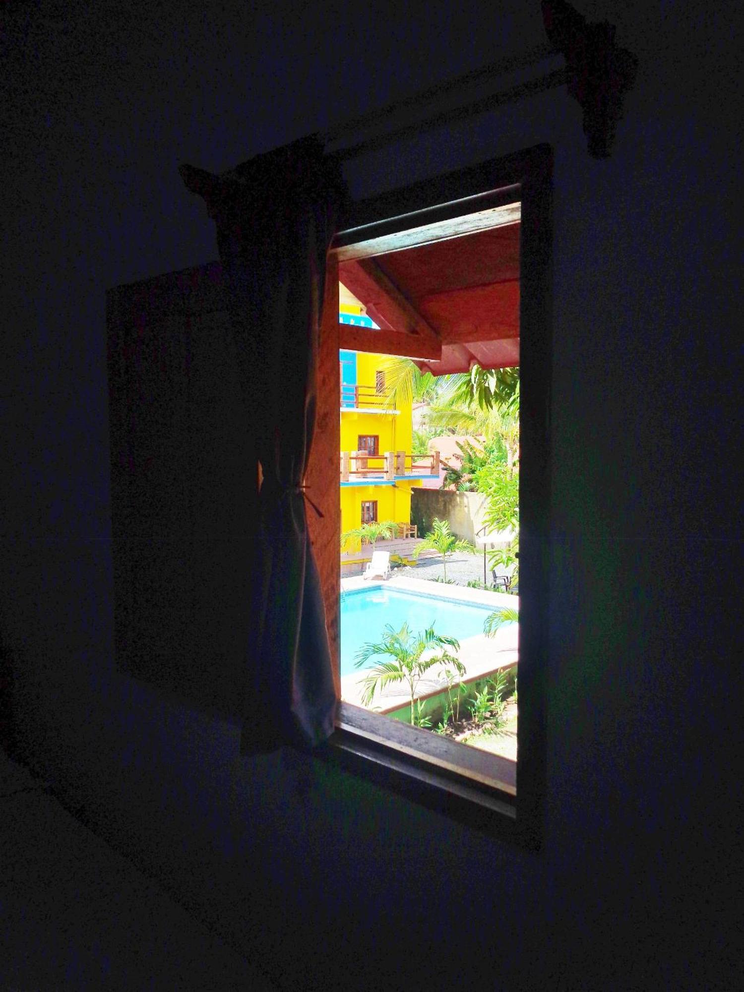 Livingston Resort Hotel Room photo